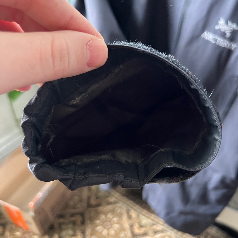 Arc'teryx Beta AR Black Raincoat - Picture 16 of 16